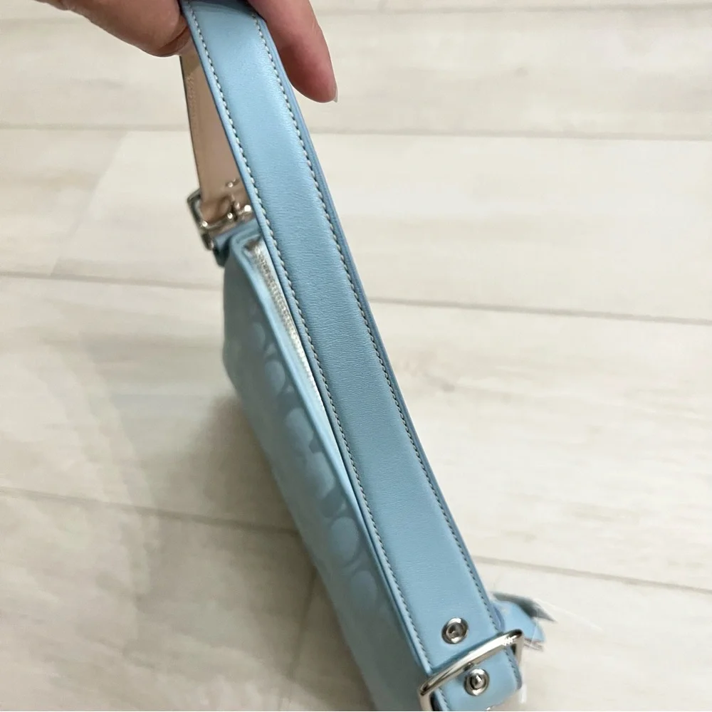 NEW WITH TAG Vintage Coach Hamptons Signature East West Demi Baguette Style 6371 - Picture 5 of 10